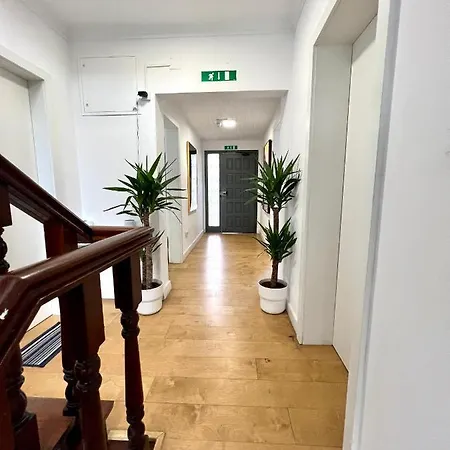 בית הארחה Suites 7 With Private Bathroom And Terrace אוייראס