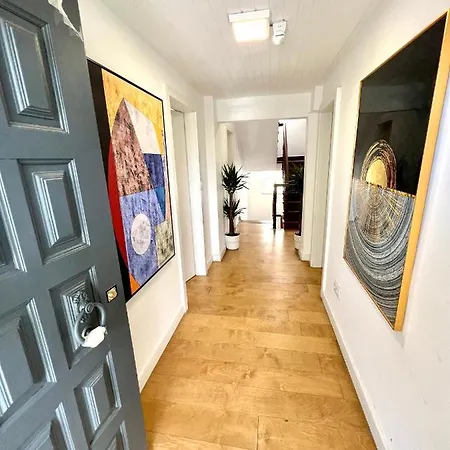 בית הארחה Suites 7 With Private Bathroom And Terrace אוייראס